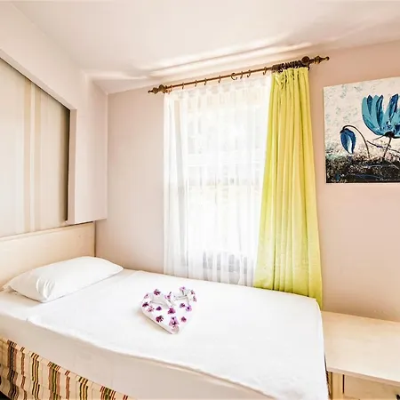 Hotel Leda