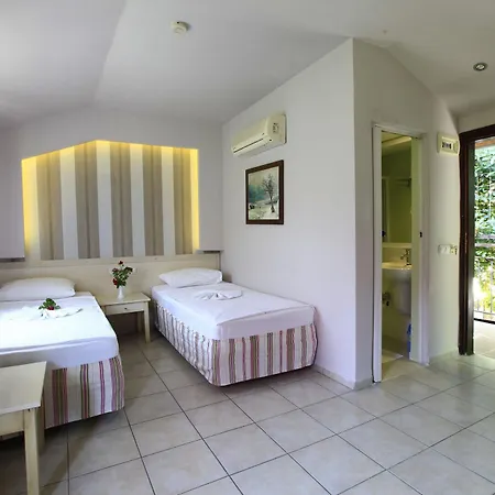 Leda Hotel 3*